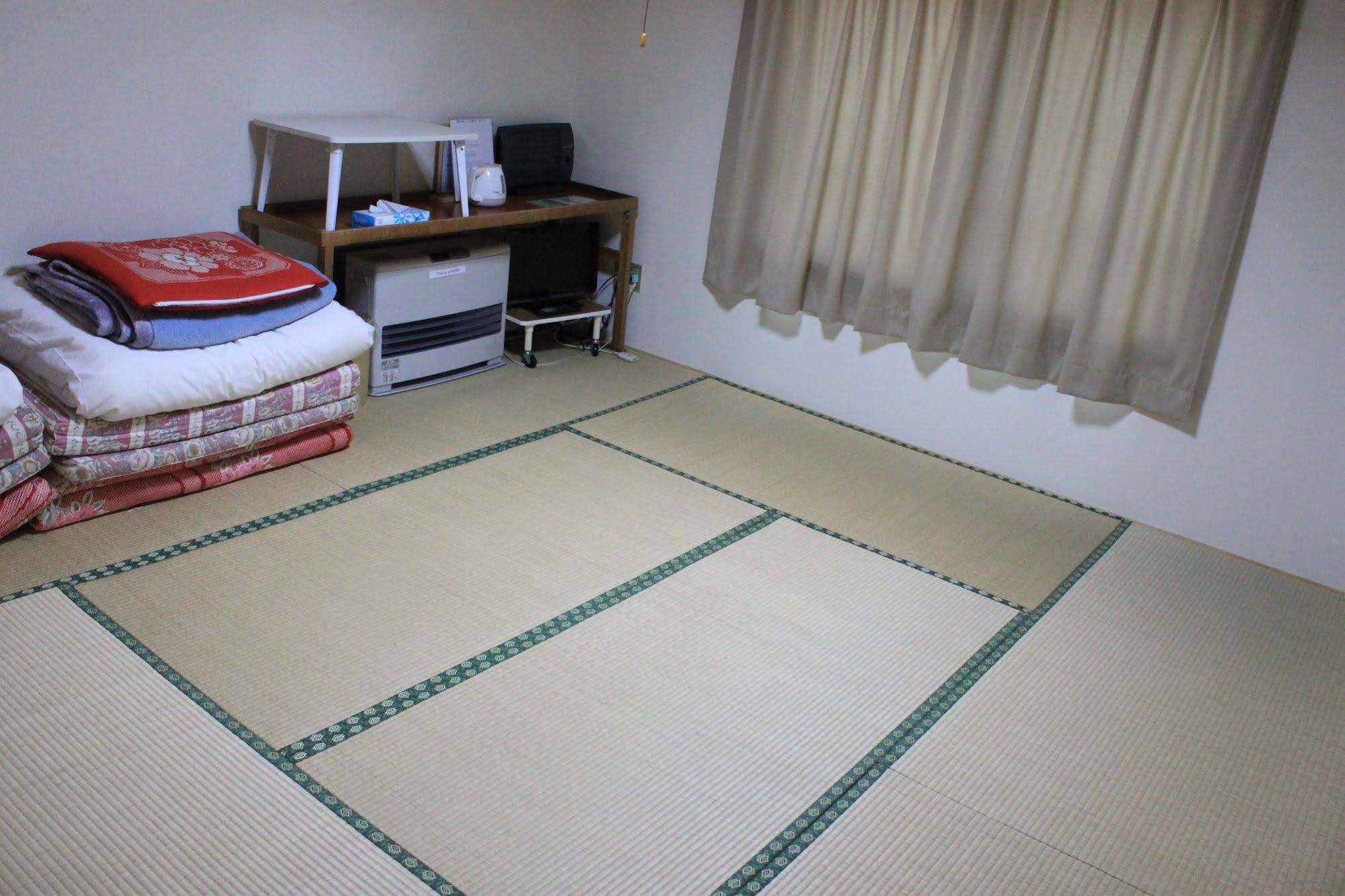 Minshuku Akiba Otel NakaNakafurano Dış mekan fotoğraf